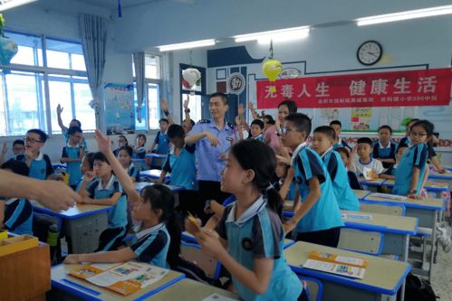 岳阳市强戒所 在送温暖送鼓励送法律知识中彰显警心