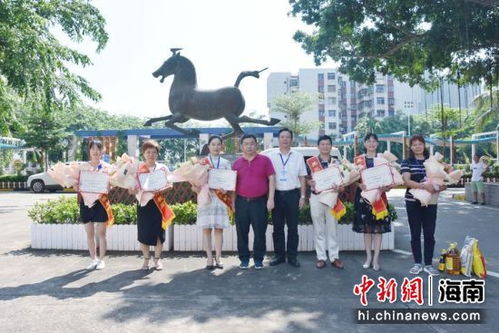 美兰区委书记冯琳率队开展教师节慰问活动