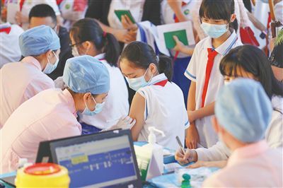 3至11岁人群新冠疫苗接种进校园