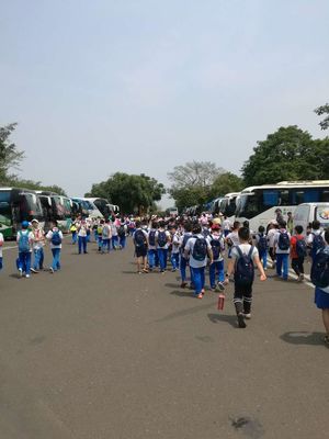 寻找春天--海口市英才小学三五班游记