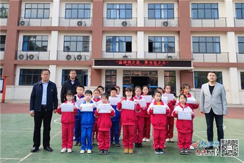 品诗词之美 享书写之乐 濂溪区第二小学读书节活动之汉字书写大赛颁奖纪实 组图
