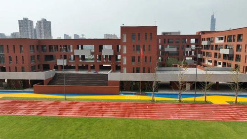6轨36班小学 12轨36班初中 中华中学教育版图再扩张