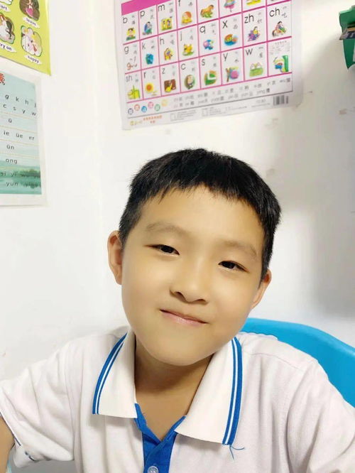 海口青少年用笑脸撑起海南自贸港的明天