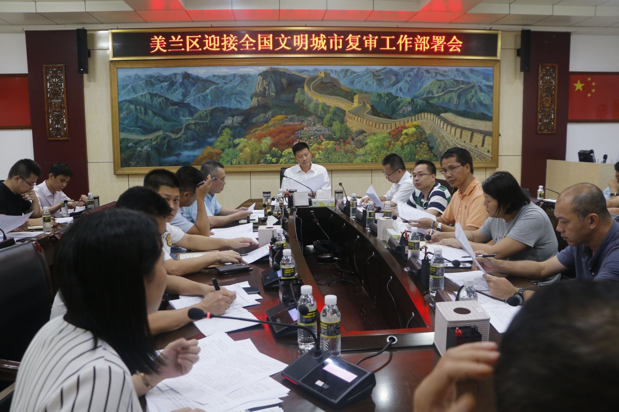 心系教师,情意绵长——美兰区区长陈积卫莅临海口市英才小学.