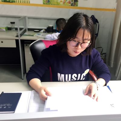 海口市英才小学二年级数学组第二次集体备课活动。